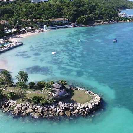 Blue Waters Resort And Spa St. John's Екстер'єр фото
